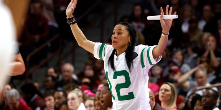 Op-Ed: In the Face of Misogynoir, Dawn Staley Stays True to Herself