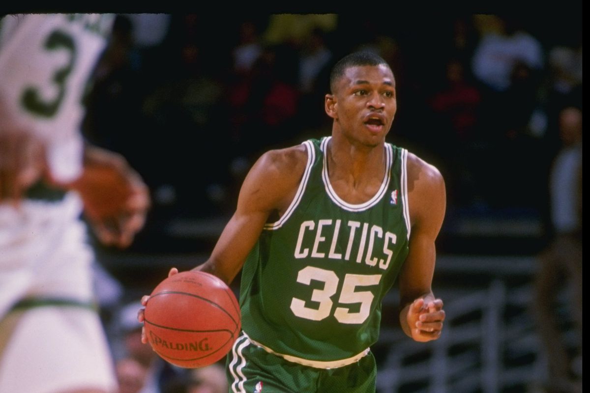 1993: Celtics' Reggie Lewis dies of heart ailment after light workout