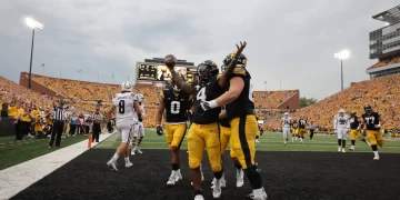 #25 Iowa Starts The Season 3-0 With 41-10 Victory Over Western Michigan